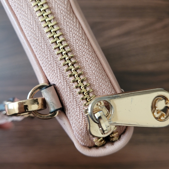 Barbie Wristlet - Picture 6 of 9